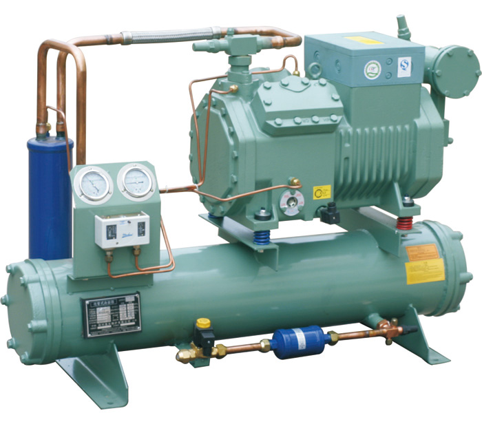 比泽尔中四缸水冷机组